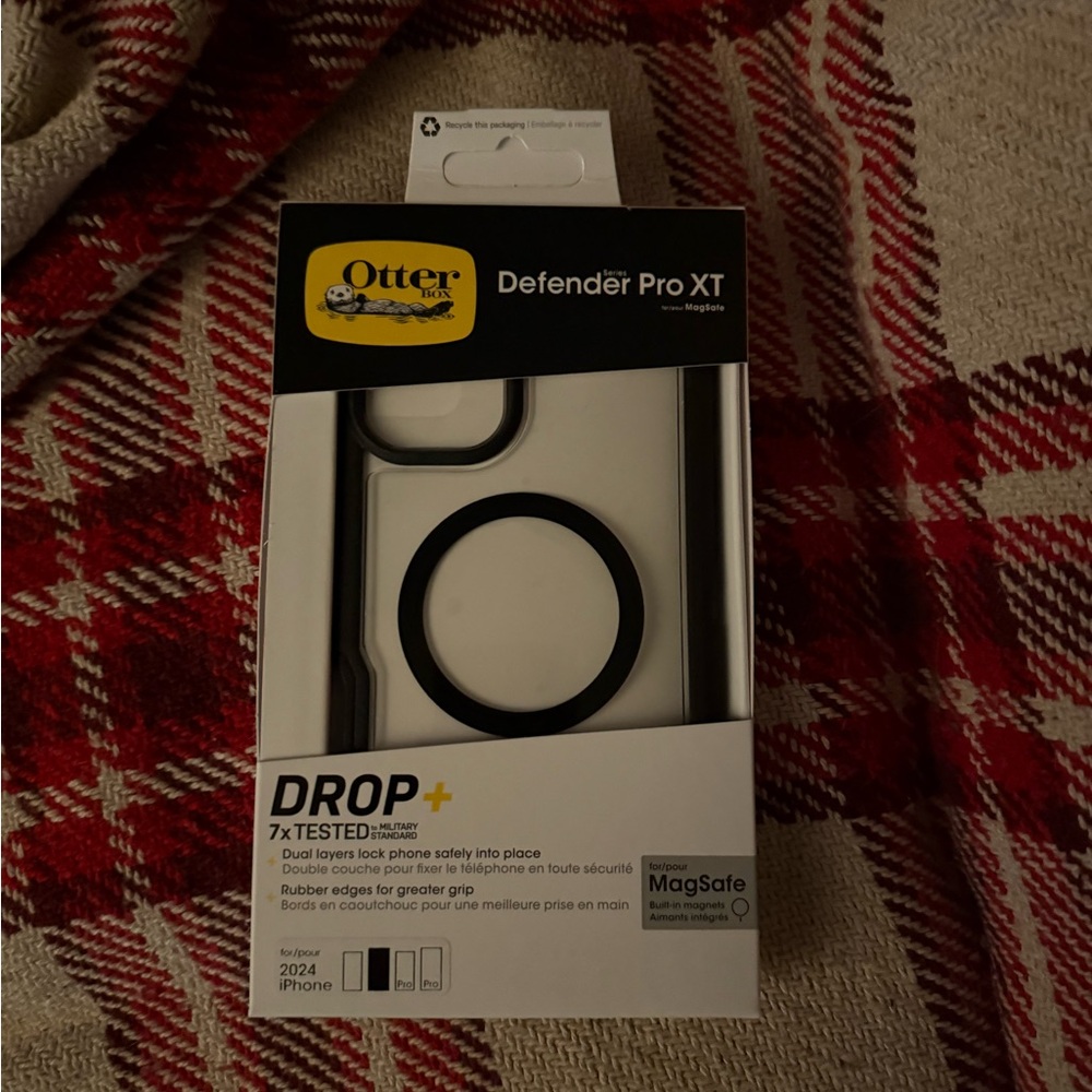 Otterbox defenderpro xtcase for IPhone 16plus MagSafe crystal /Black